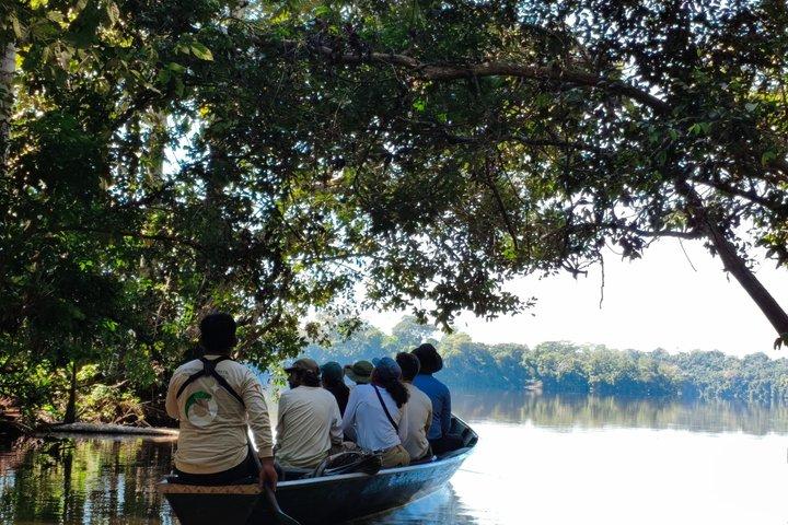 Sandoval Lake Full Day Tour in Tambopata
