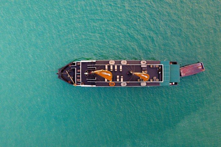 Hanoi: 2D1N Scenic Bai Tu Long Bay Journey on Garden Peak Cruise