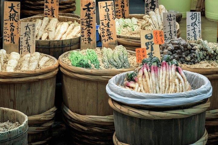 Kyoto: Nishiki Food Market & Hidden Local Spots Walking Tour