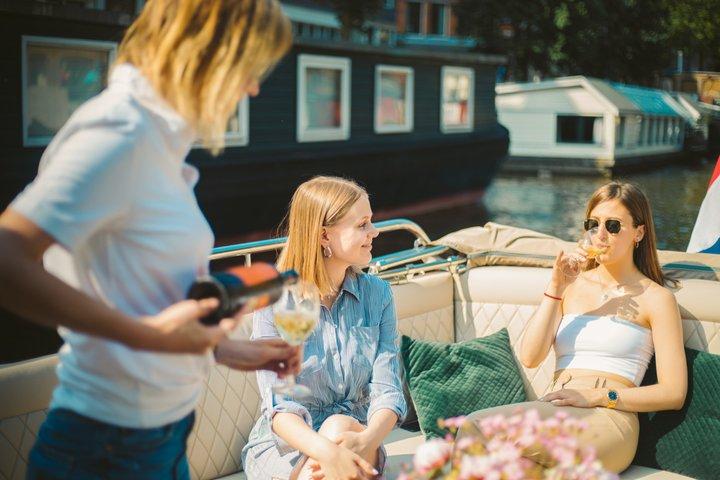 The Ultimate Amsterdam Canal Cruise - 2hr - Small Group with Drinks & Snacks