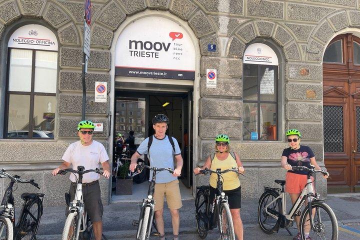 Trieste E-Bike Tour: Old Town, Miramare Castle and Gelato