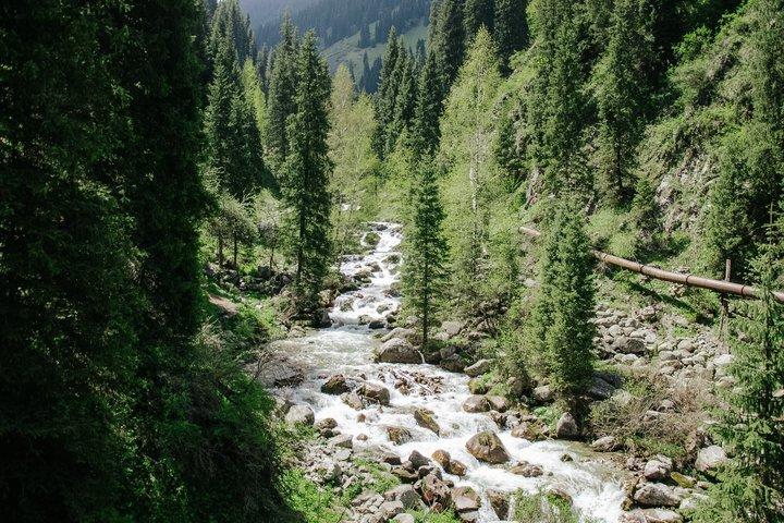 Almaty: Private Jeep Tour to Big Almaty Lake with Scenic Drive