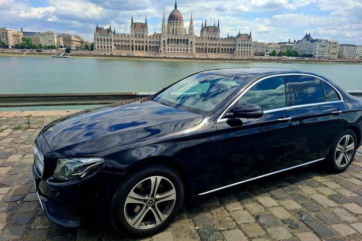 Private Vienna to Budapest Day Trip with Luxury Transfer