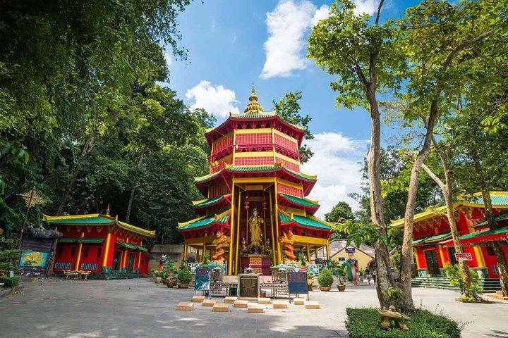 Tiger Cave Temple, Hot Springs & Emerald Pool Day Tour in Krabi