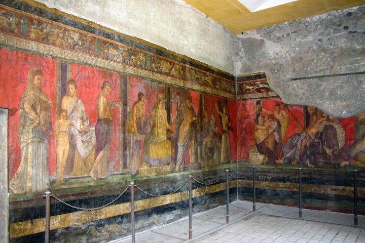 Pompeii Private Tour with Archaeologist and Skip the Line Access