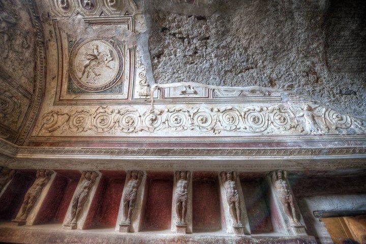 Pompeii Private Tour with Archaeologist and Skip the Line Access