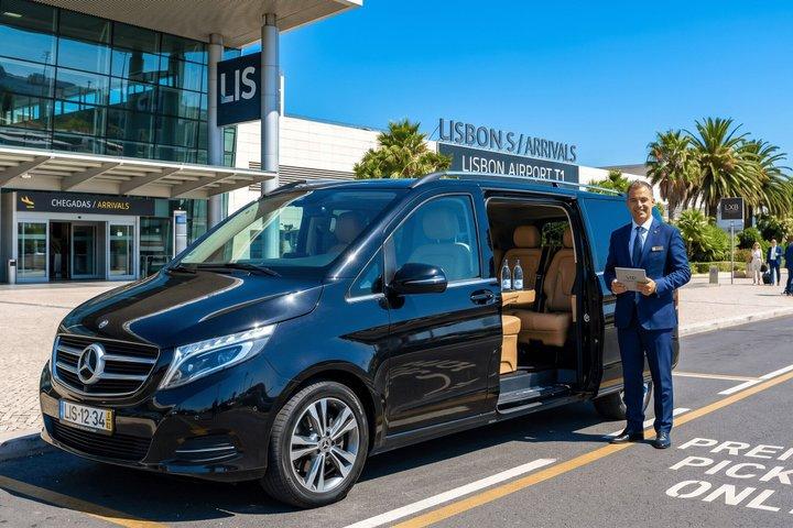 Lisbon: LIS Airport Private Transfer to/from City Center