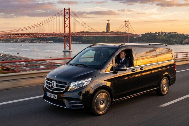 Lisbon: LIS Airport Private Transfer to/from City Center