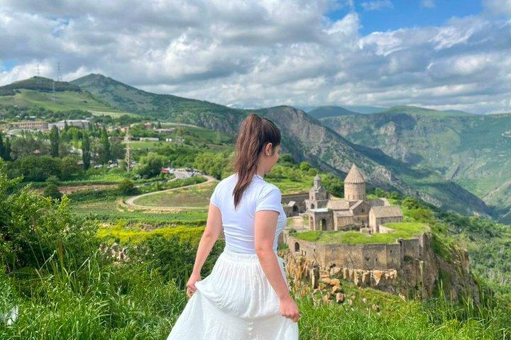 Private tour to Hin Areni winery, Tatev monastery & ropeway, Khndzoresk caves