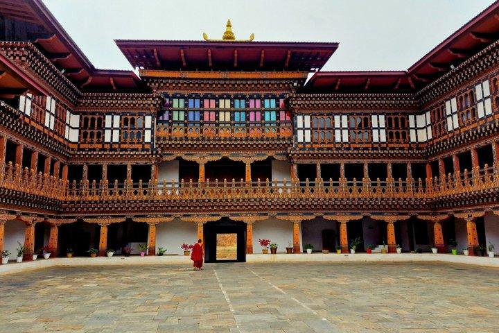 A Complete Trip of Bhutan in 7 Days with Phobjikha Valley