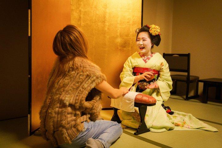 Kyoto: Geisha Dinner & Gion Cultural Walk