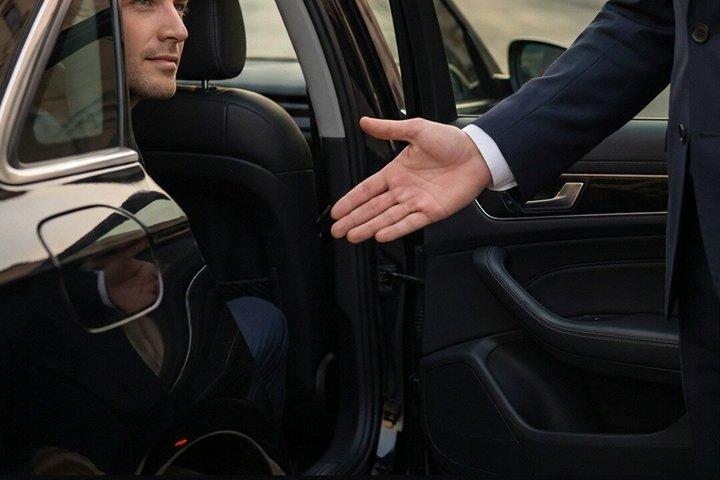 Premium Airport Transfer from FCO to Rome