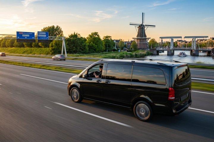Amsterdam: AMS Airport Private Transfer ⇄ Amsterdam/Rotterdam