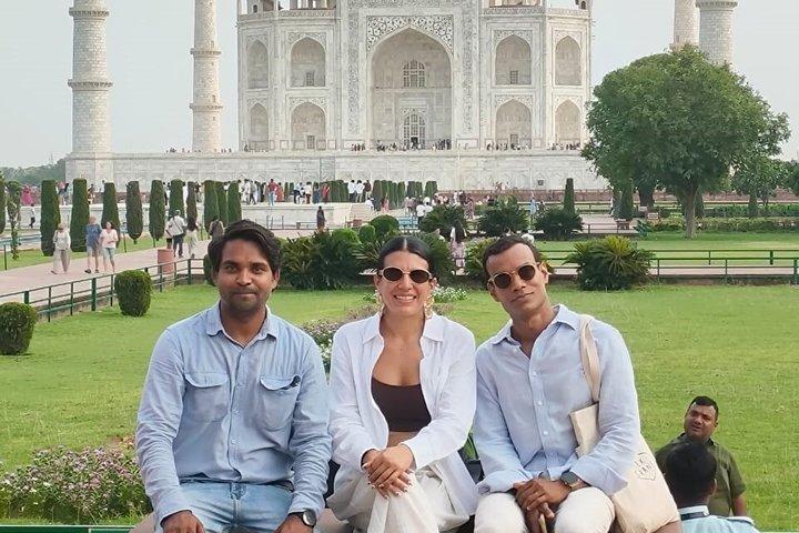 Skip The Line Taj Mahal, Agra Fort & Mehtab Garden Tour