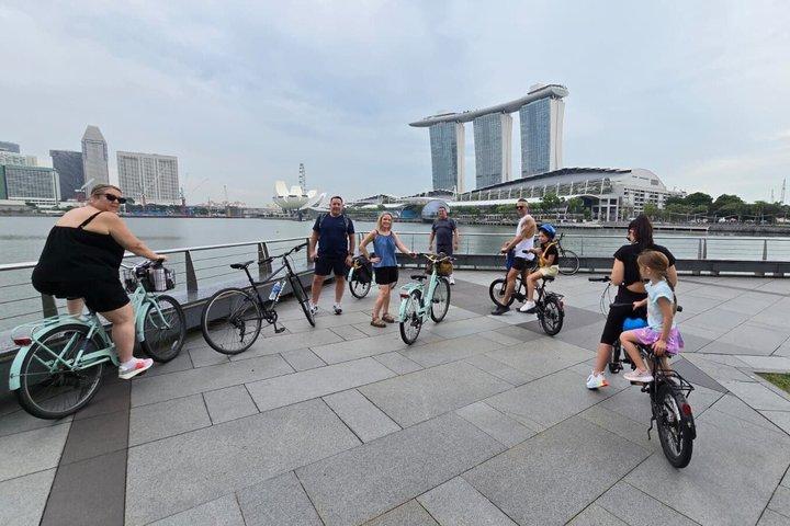 2 Hour Cycling Adventure Through Singapore River and Marina Bay