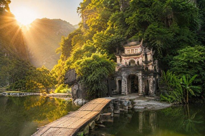 From Ninh Binh: Bich Dong, Hoa Lu, Trang An, Mua Cave Small Group