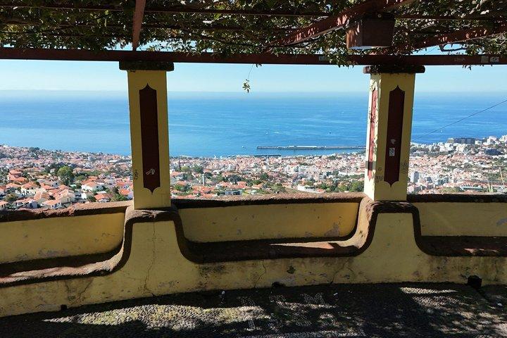 Madeira Monte Tobbogans and Old Town Tuk Tuk Tour by MadTuk