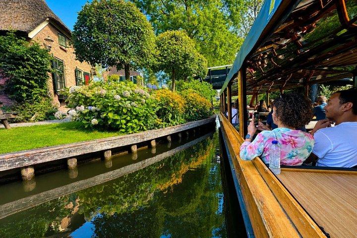 From Amsterdam to Giethoorn Day Trip & Guided Canal Cruise