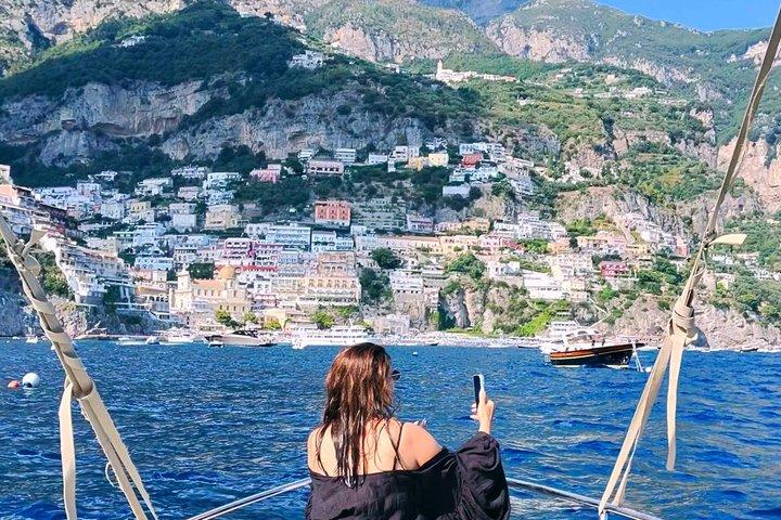 Positano Boat Tour with Swimming & Photography from Amalfi